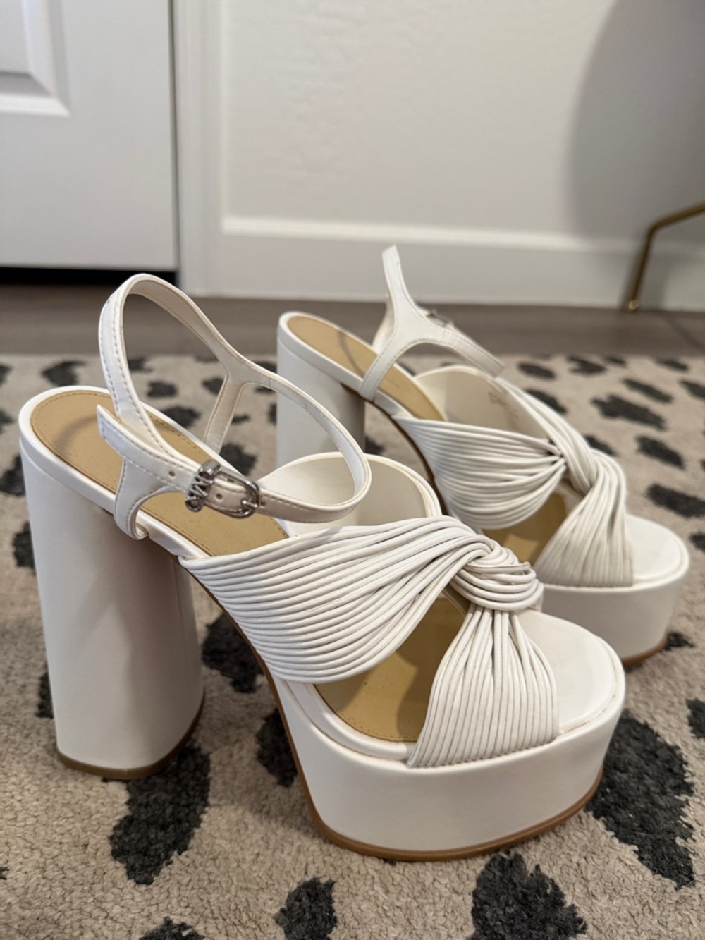 Women’s Michael Kors White Platform Knot Strap Sandals Heels